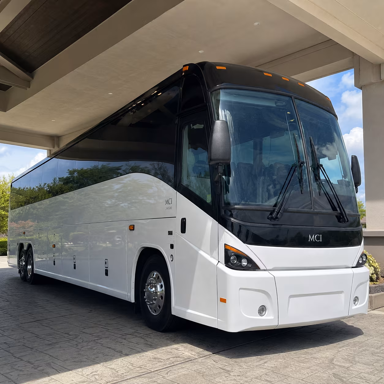 Minneapolis Airport Shuttle & Transportation party bus exterior