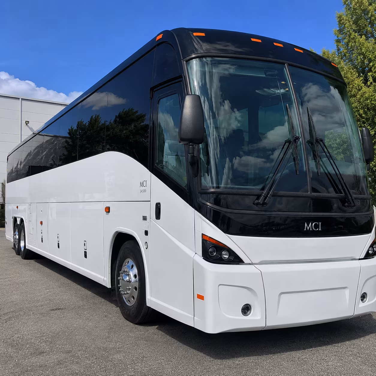 Minneapolis Airport Shuttle & Transportation party bus exterior
