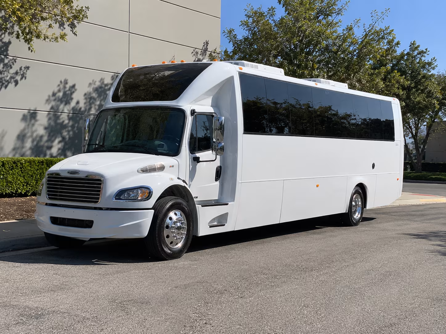 Minneapolis Birthday, Sweet 16, & Quinceañera Transportation party bus exterior