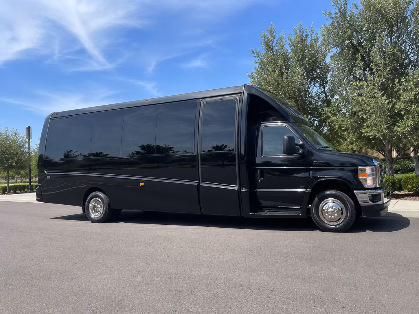 Minneapolis Wedding Transportation & Shuttle Service