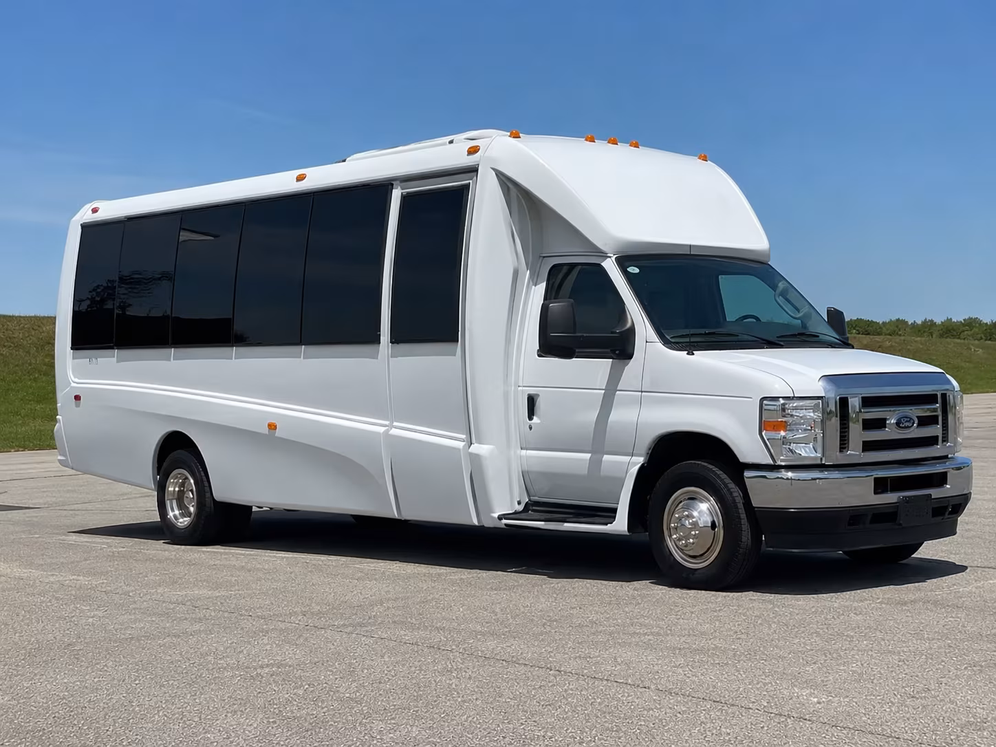 Minneapolis Winery Tour & Pub Crawl Transportation group transportation